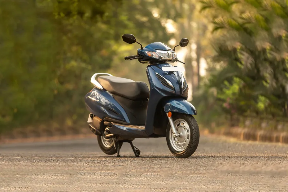 Honda activa discount price on road