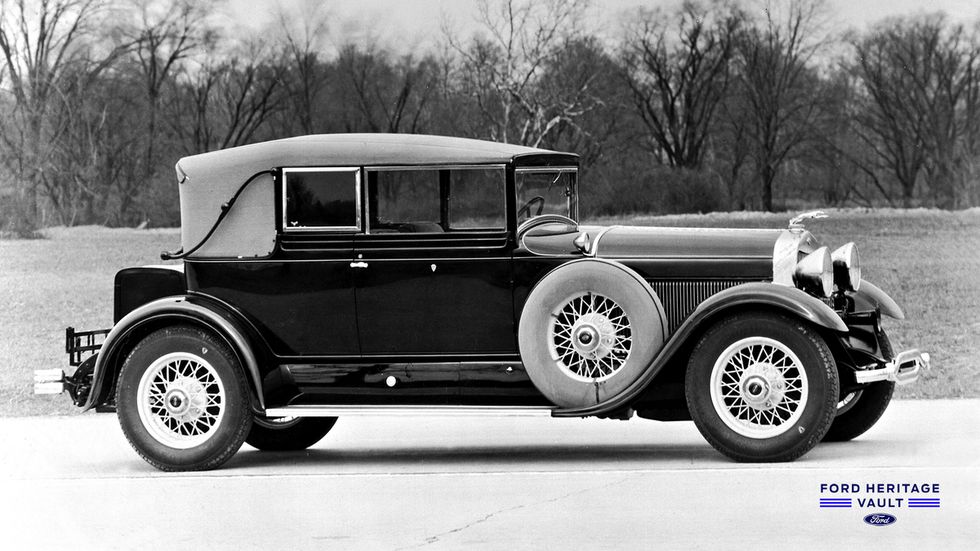 1929-lincoln-dietrich-victoria-convertible-coupe-1655312437.jpg