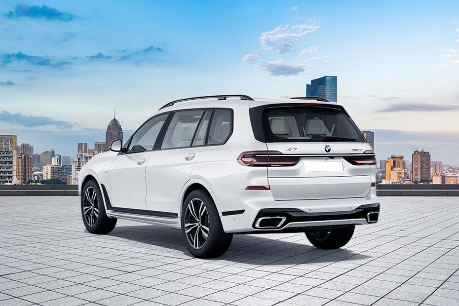 BMW_X7_rear-left-side-view