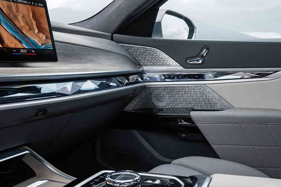 BMW i7 Interior Image