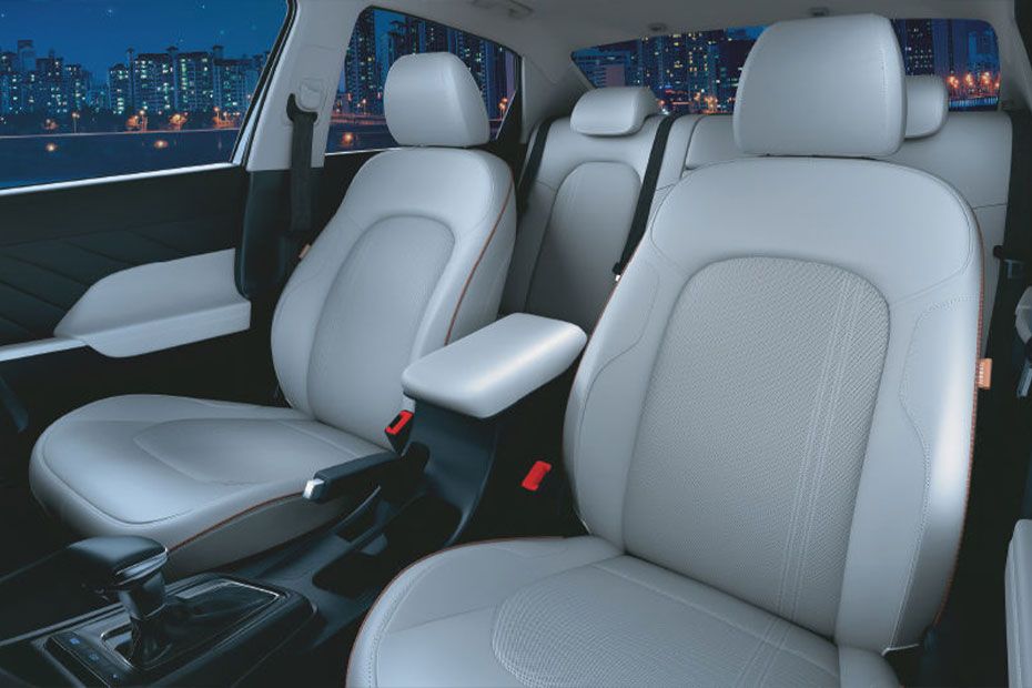 Hyundai_Verna_front-row-seats