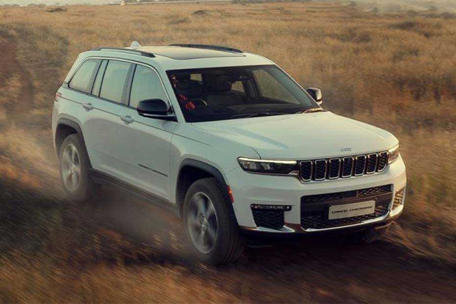 Jeep Grand Cherokee Right Side Front View