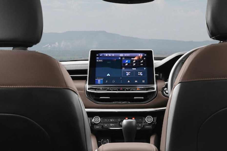 Jeep Meridian Interior Image