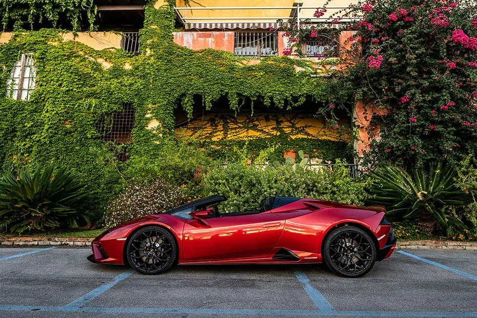 lamborghini Huracan EVO left side view