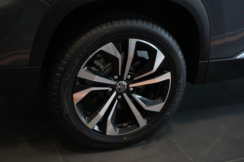 MG-Hector-Plus_alloy-wheel