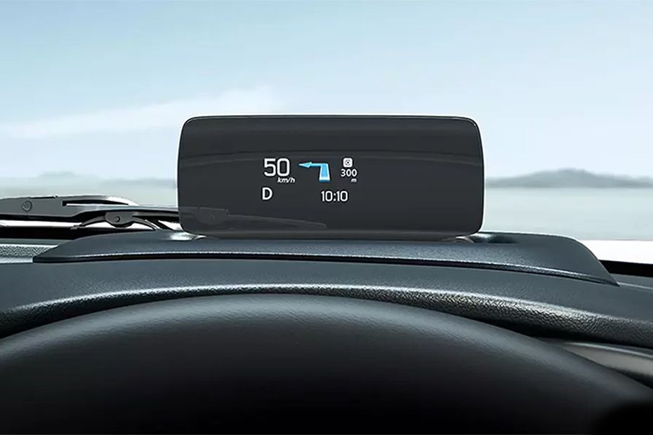 Maruti_Fronx_Head-up-display