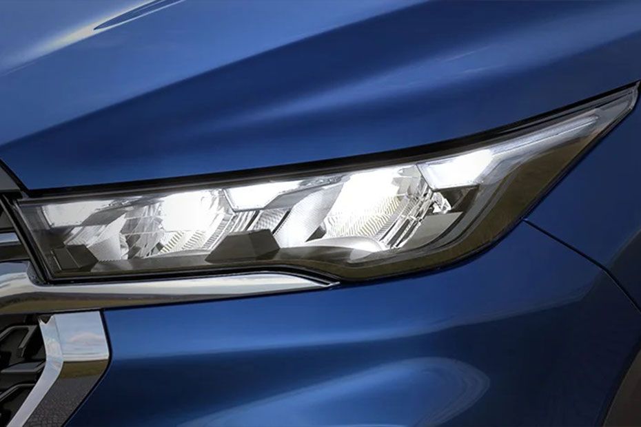 Maruti Invicto headlight