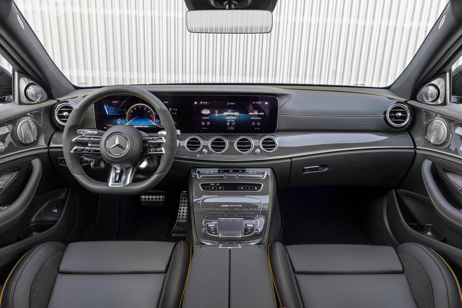 Mercedes-BEnz AMG E63 interior 