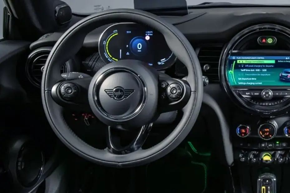 Mini Cooper SE steering