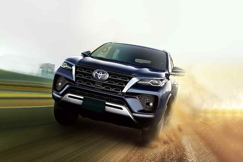 Toyota Fortuner Front View