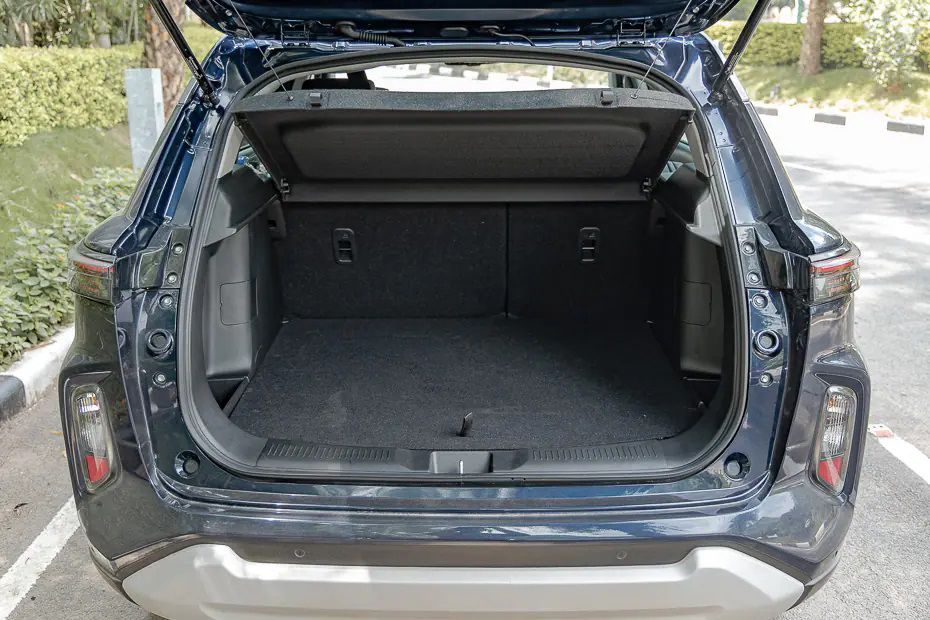 Maruti grand vitara boot