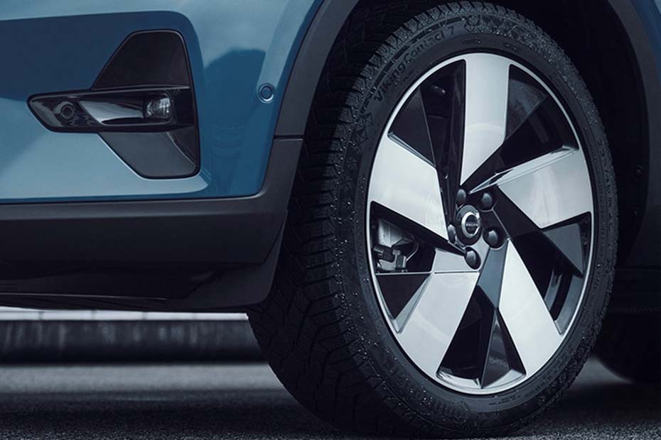 Volvo C40 Recharge Wheel