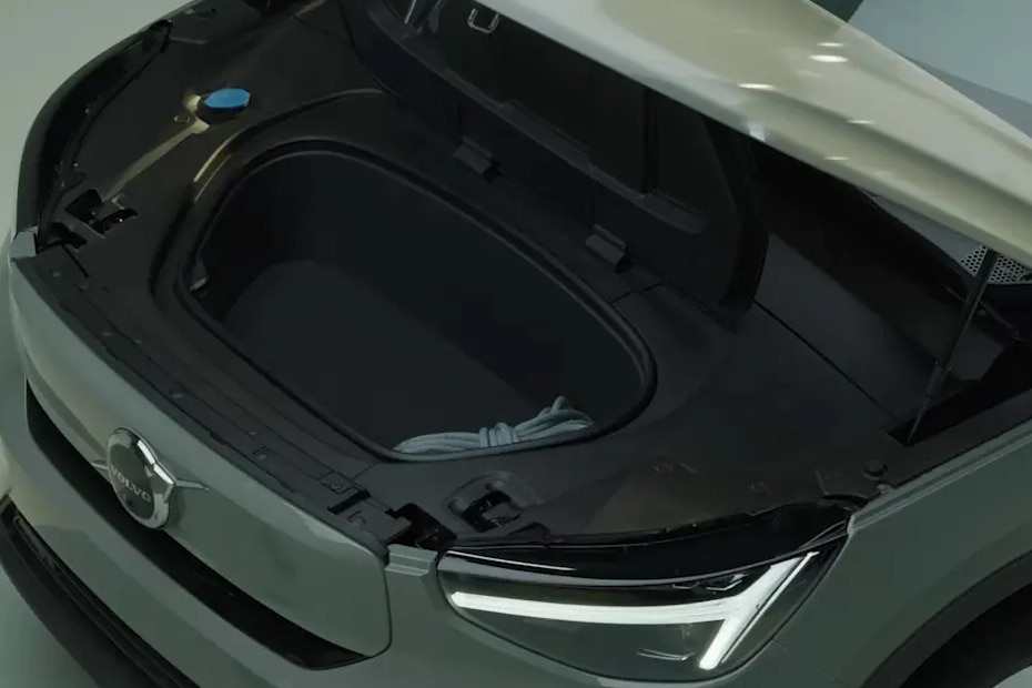 Volvo XC40 Recharge Bonnet