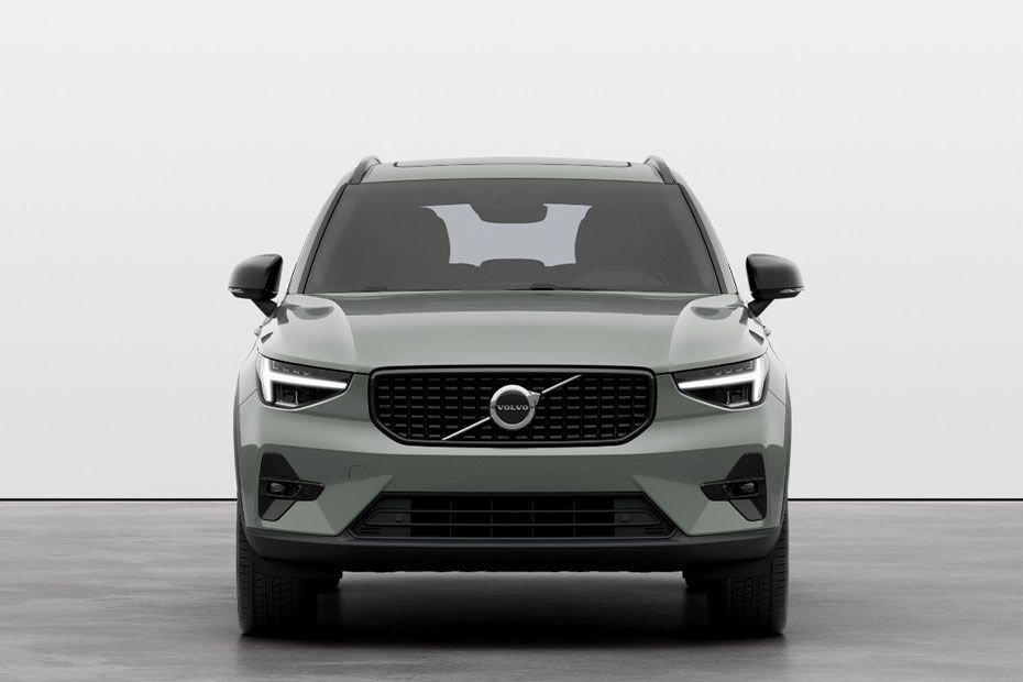 Volvo-XC40-front-view