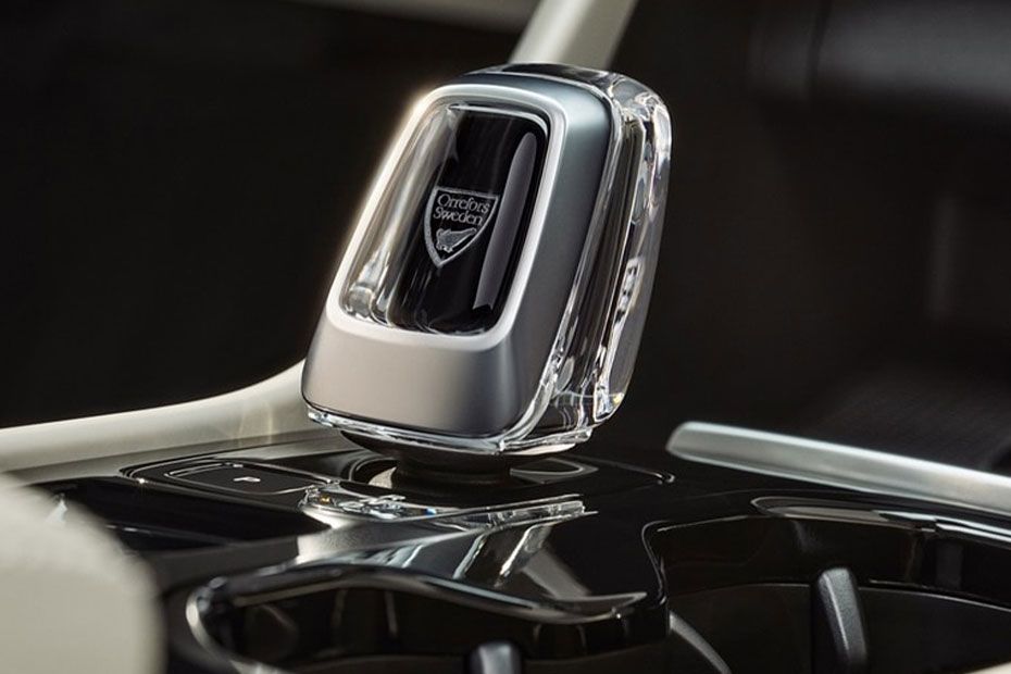 Volvo-XC40-gear-shifter