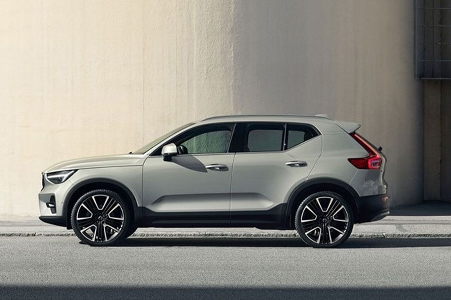 Volvo-XC40-left-side