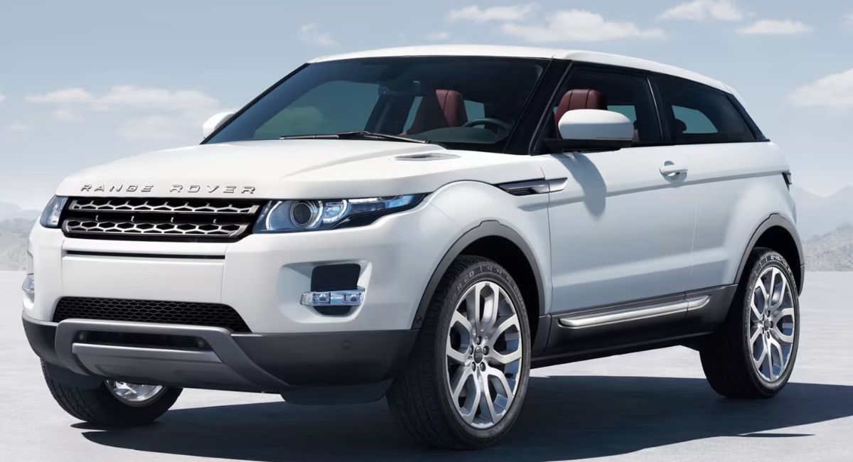 White Range Rover Evoque.jpg