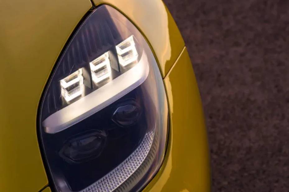 Aston Martin Vantage Headlight