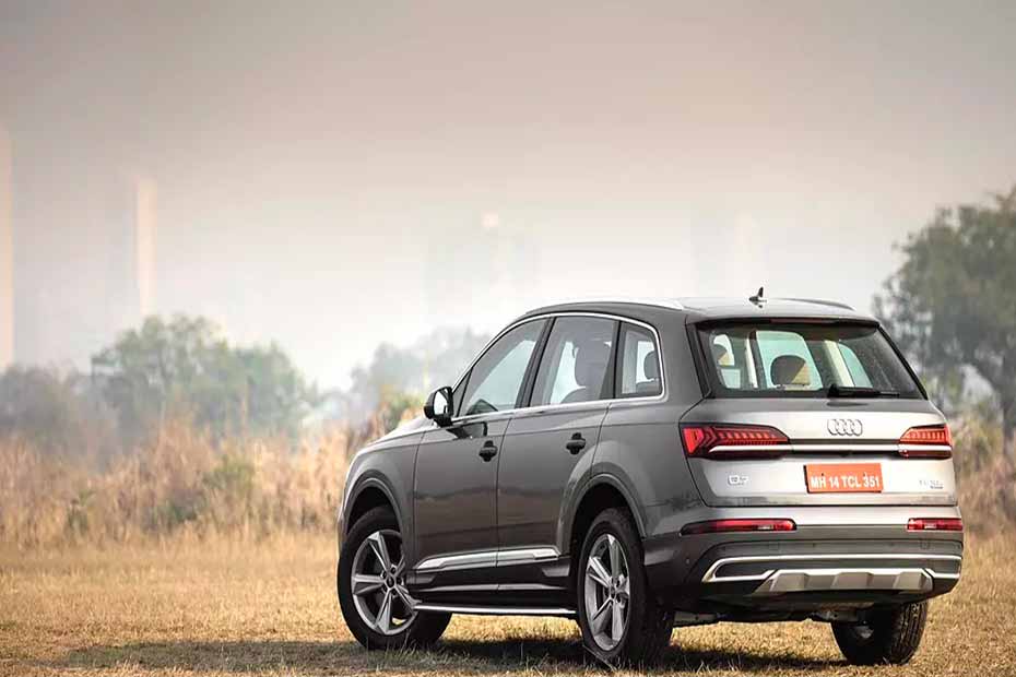 Audi-Q7 Left Side Rear View