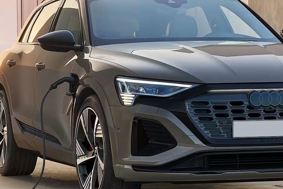 Audi Q8 e-tron Front Side View