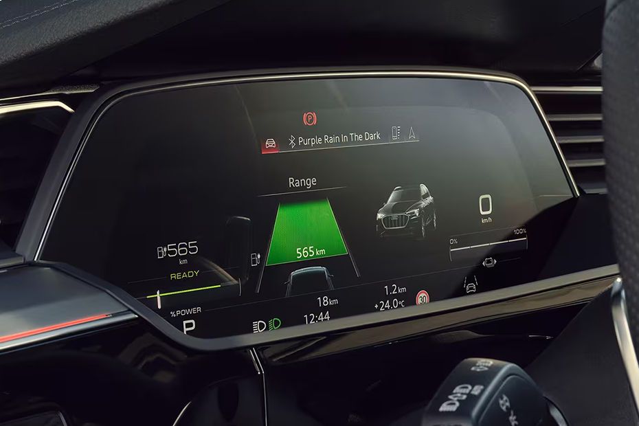 Audi Q8 e-tron Infotainment System