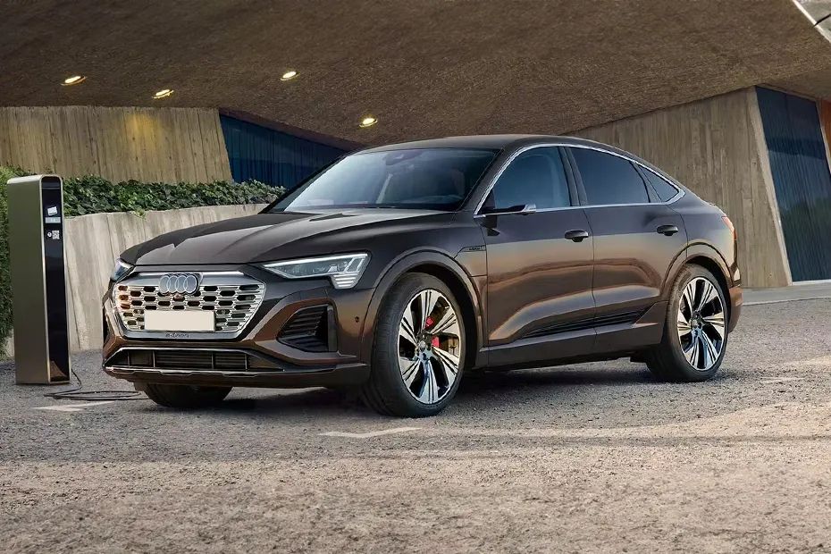 Audi Q8 e-tron Sportback Left Side Front View