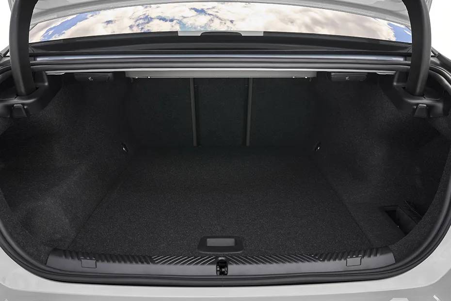 BMW 5 Series 2024 Bootspace