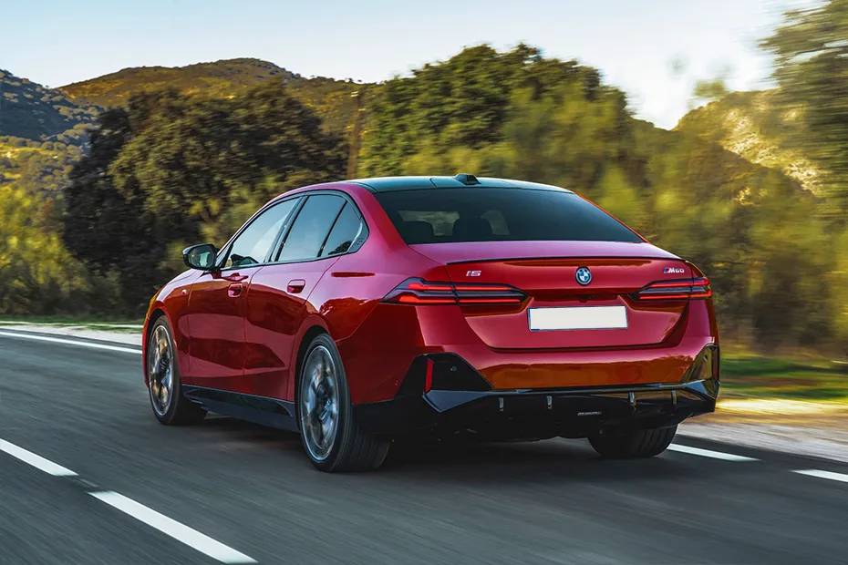 BMW i5 Front Rear View