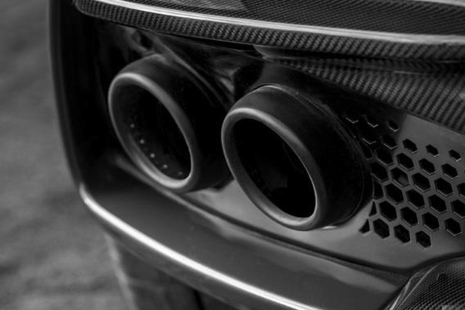 Aston Martin DBS Superleggera Exhaust System