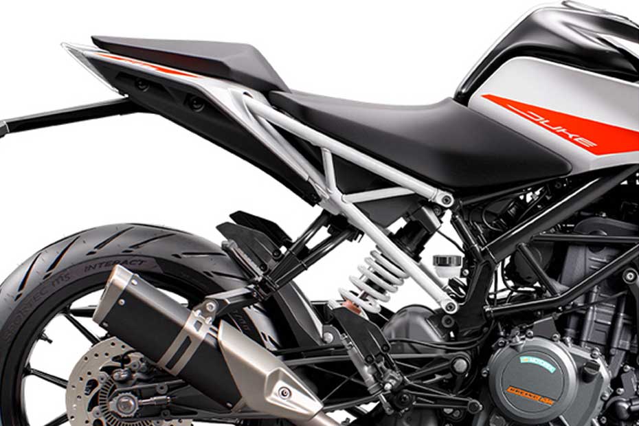 KTM 390 Duke Price, Images, Comparison 