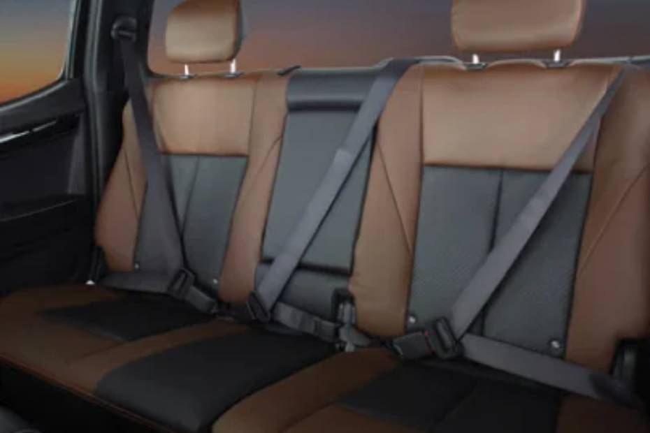 Isuzu V-Cross 3 Point Seat Belt