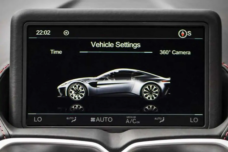 Aston Martin DBX touchscreen