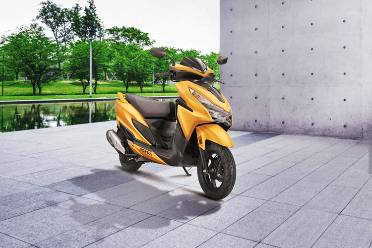 honda grazia on road price