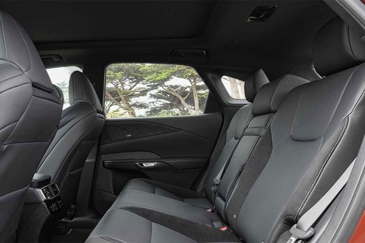 Lexus-RX_500h_rear-row-seats