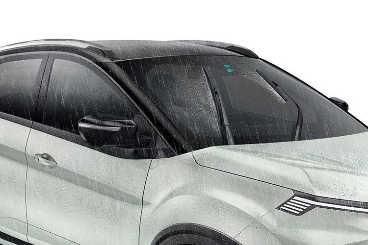 Nexon EV Facelift rain sensing wiper