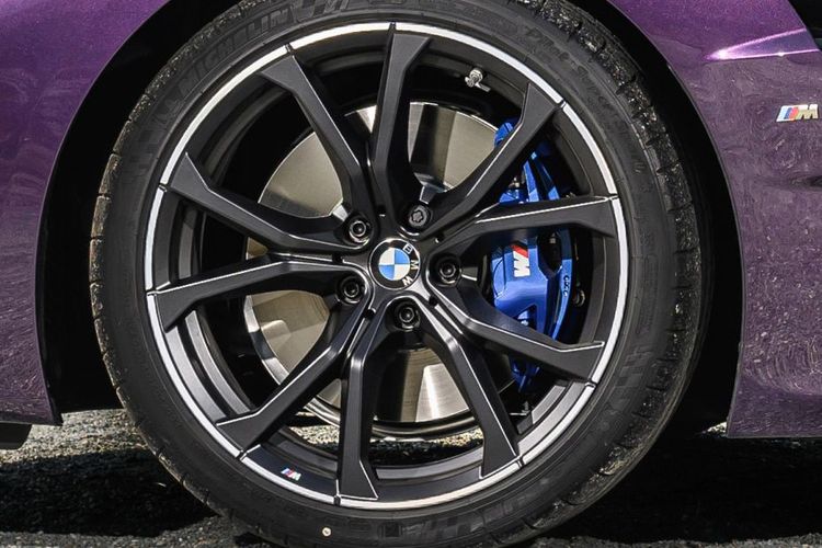 BMW Z4 Side Wheel View