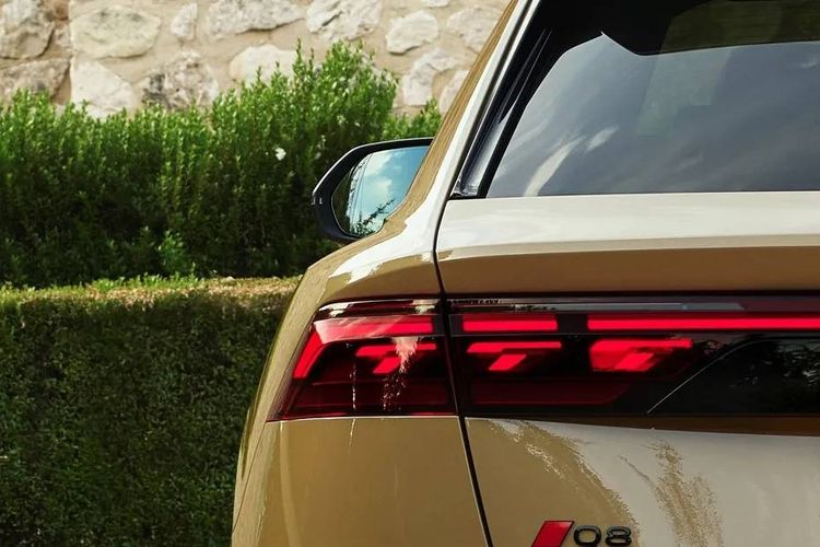 Audi Q8 Traillight