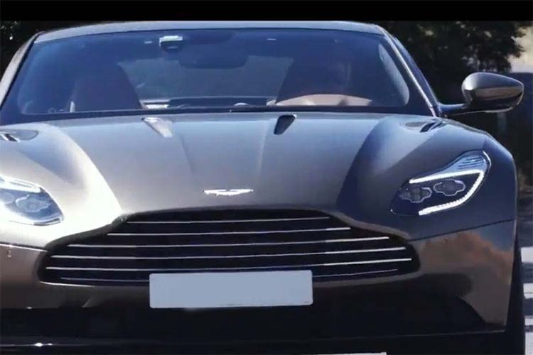 Aston Martin DB11 front grille