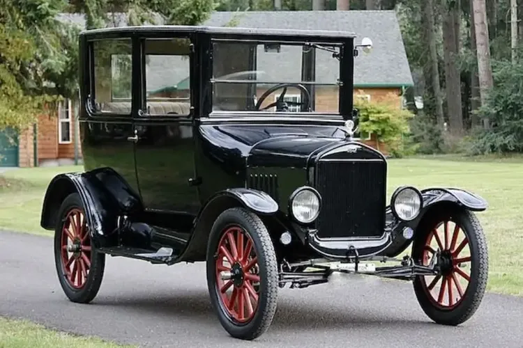 Ford Model T Right Side Front View