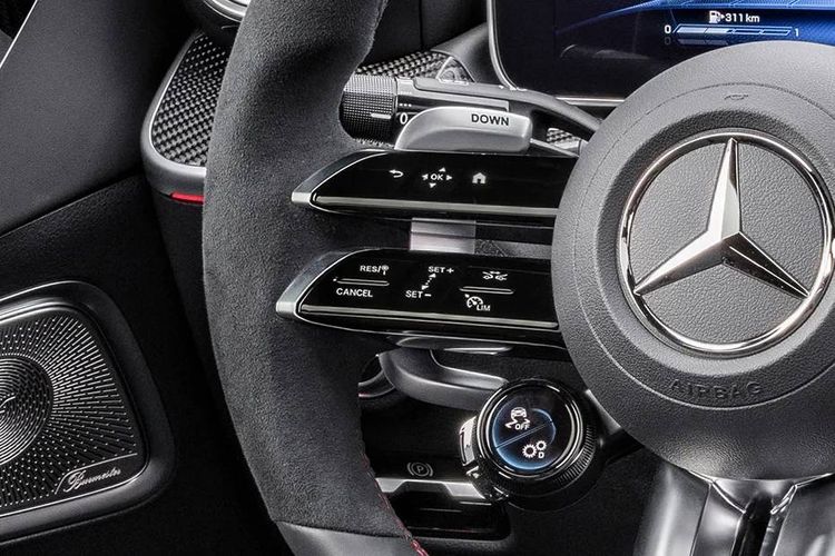 Mercedes Benz AMG C 43 Wheel Buttons