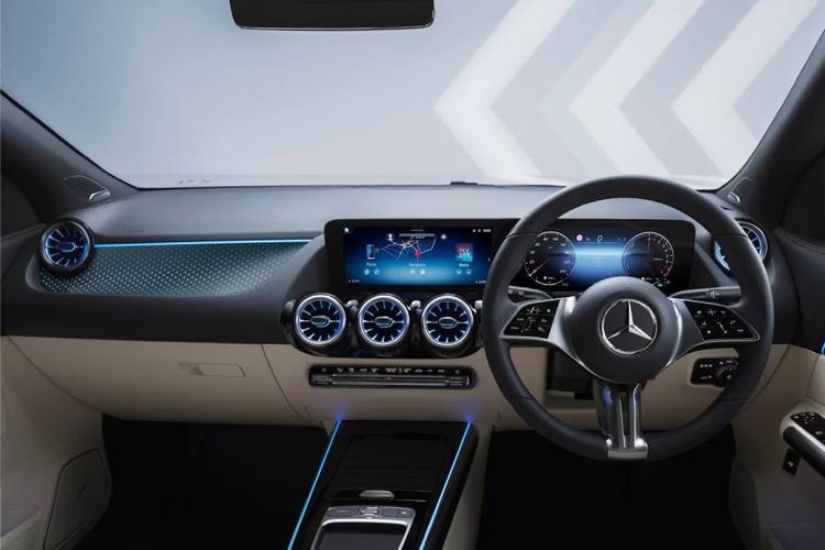 Mercedes-Benz GLA Dashboard