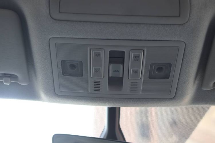 Volkswagen Taigun Roof Mounted Controls/Sunroof & Cabin Light Controls