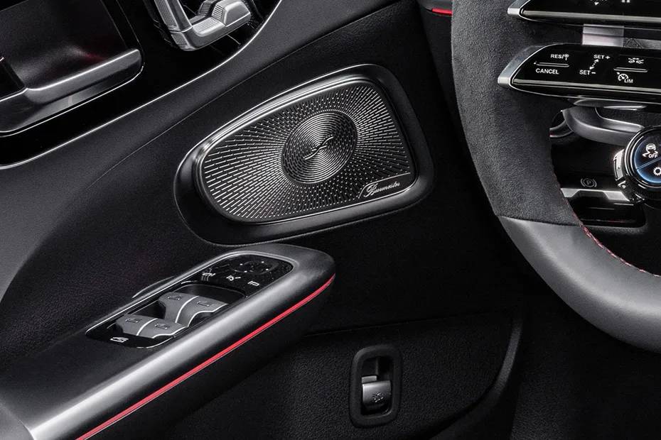 Mercedes Benz AMG C 43 Speaker