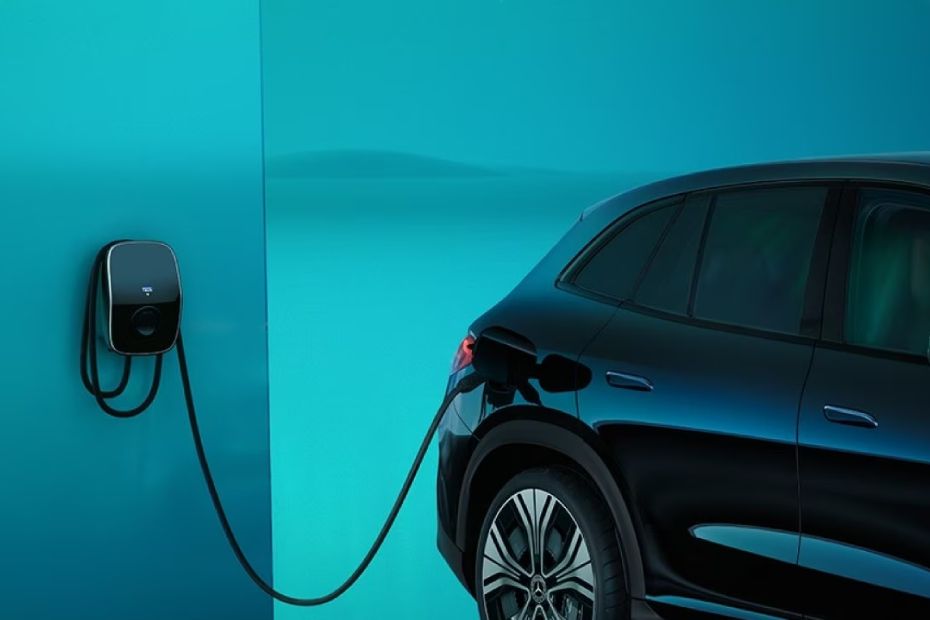 Mercedes-Benz EQE Charging