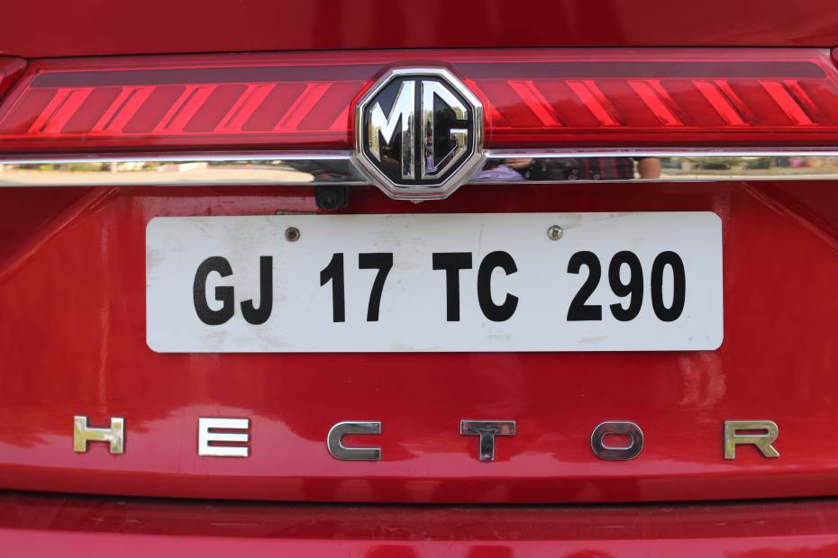 MG Hector Rear Logo