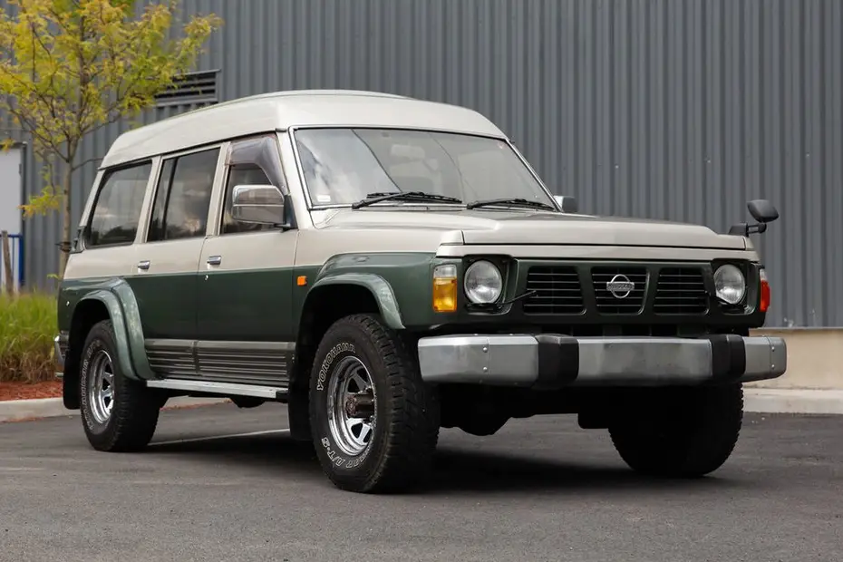 Nissan Safari Granroad Right Side Front View