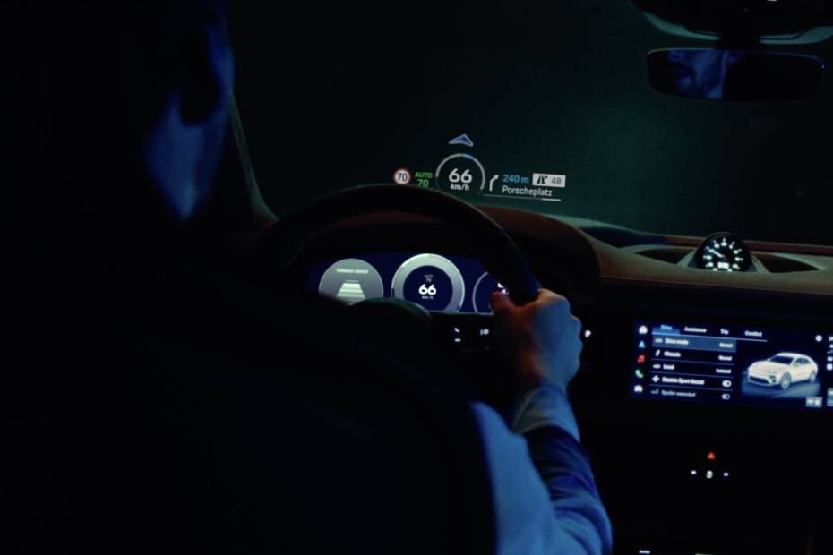 Porsche Macan EV Head Up Display