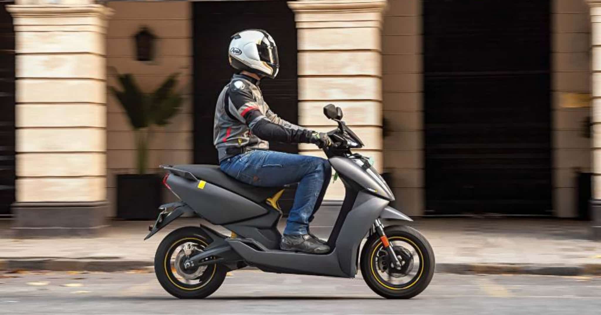 scooter vespa sean wotherspoon