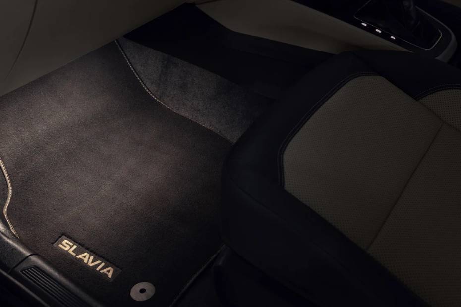 Skoda Slavia llluminated Footwell