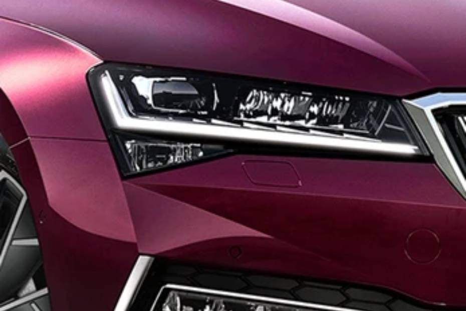 Skoda Superb Facelift Headlight